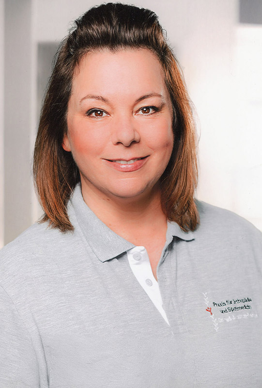 Frau Dr. Julia Jochum-Iwersen